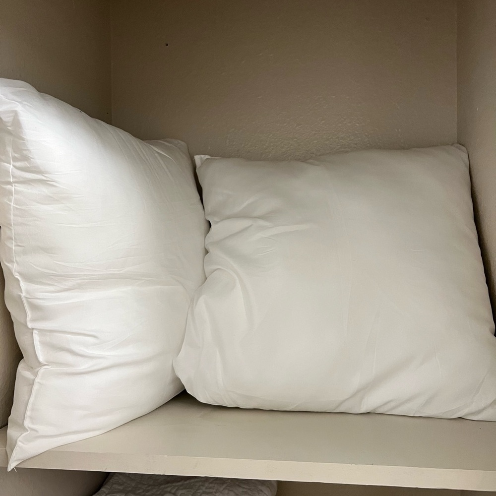 Premium White Pillow Set